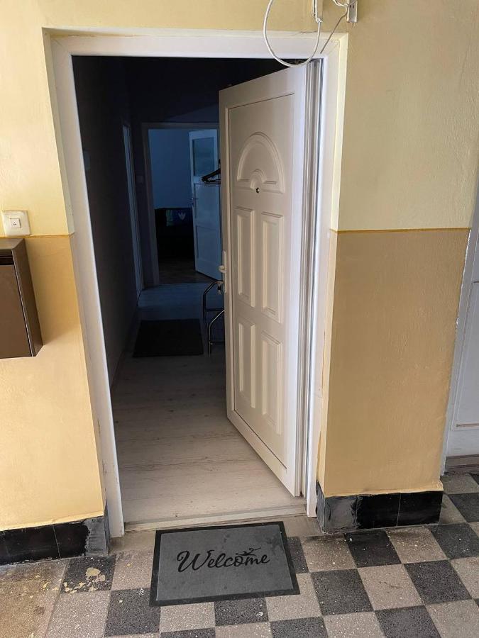 Downtown Apartman Near City Center & Miskolc Plaza Extérieur photo