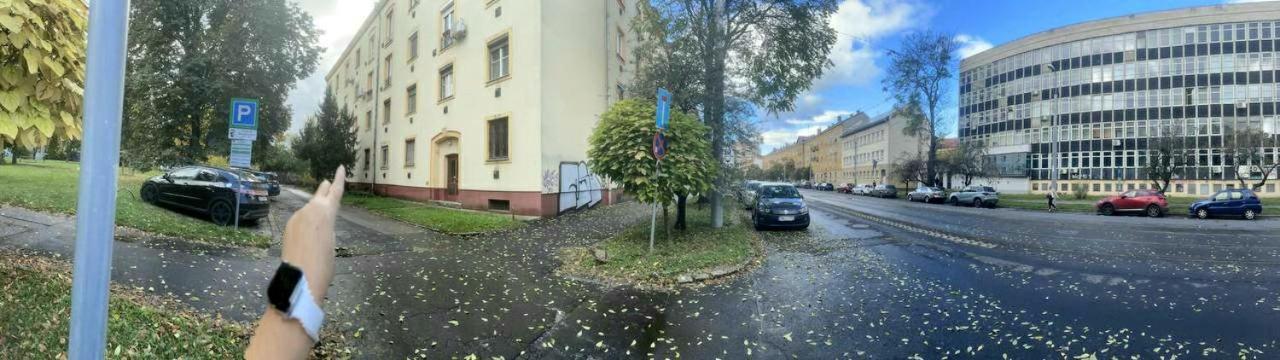 Downtown Apartman Near City Center & Miskolc Plaza Extérieur photo