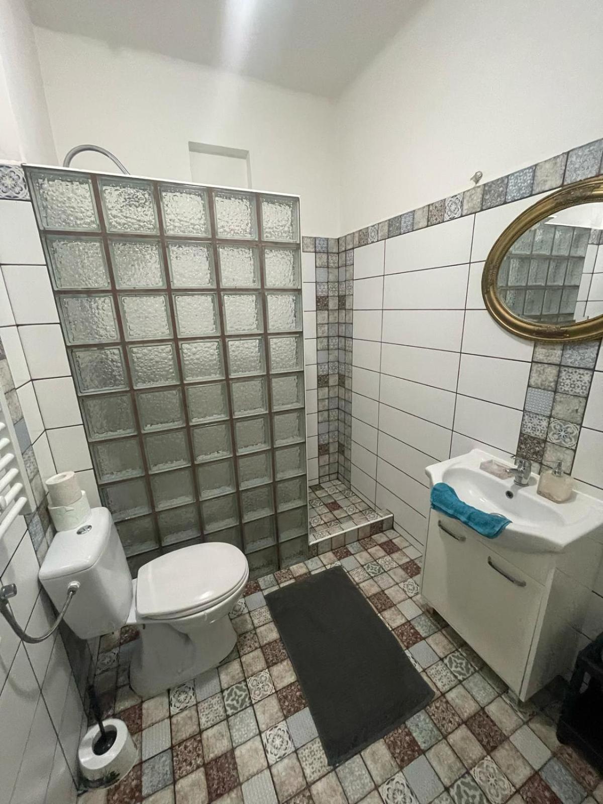 Downtown Apartman Near City Center & Miskolc Plaza Extérieur photo